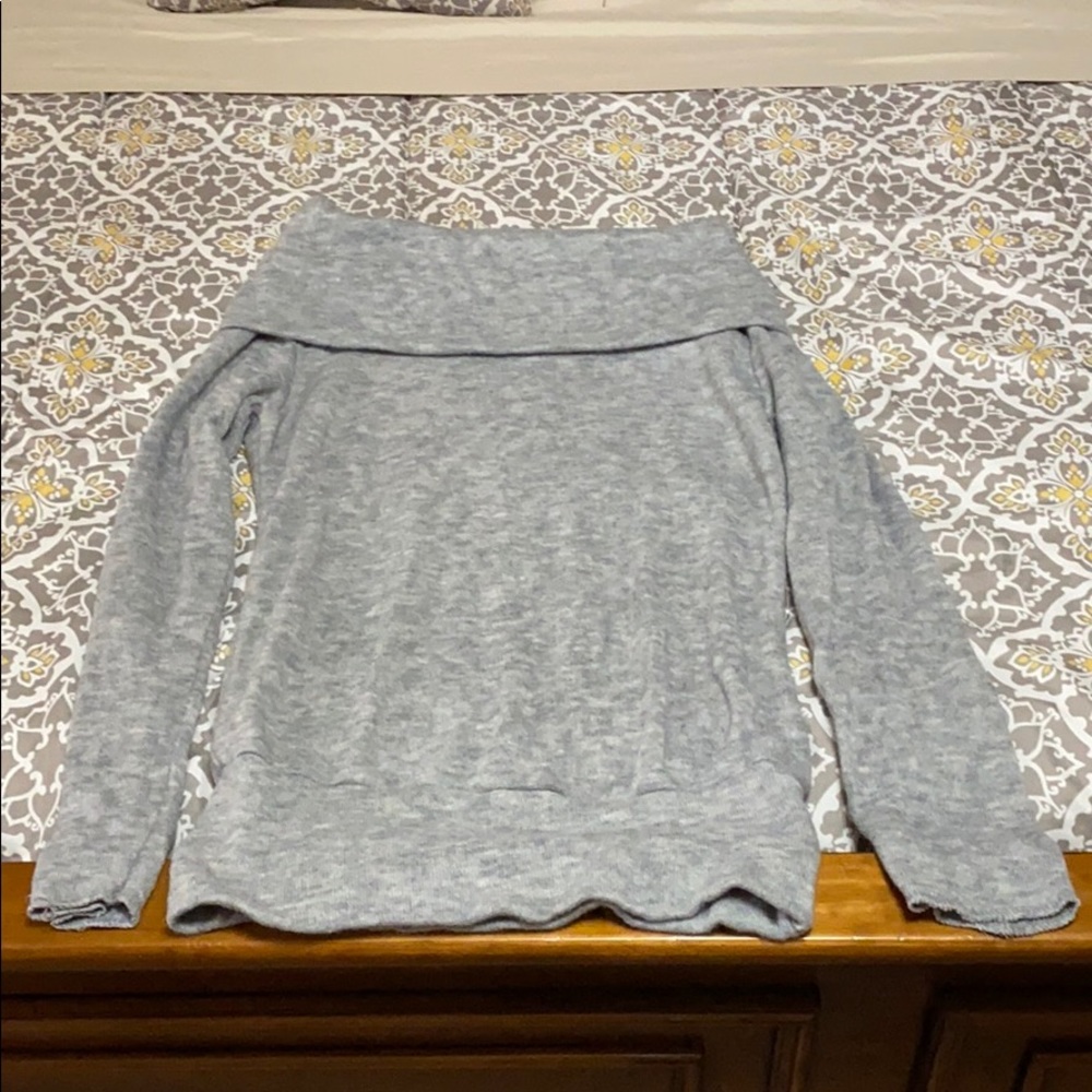 Women’s sweater.
